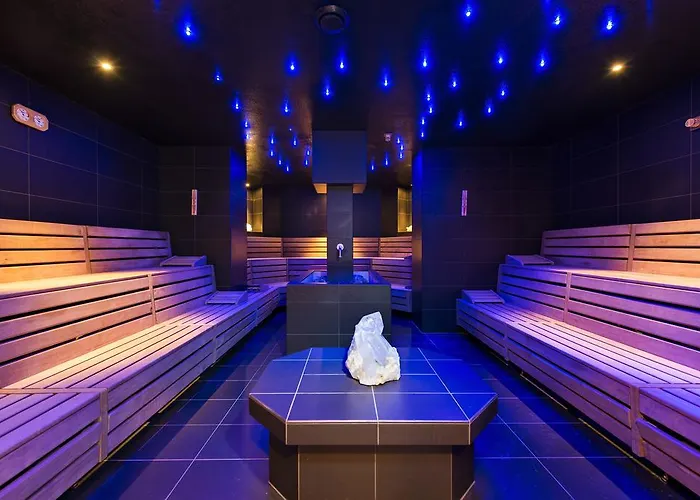 Otel Kempinski Residences 5*